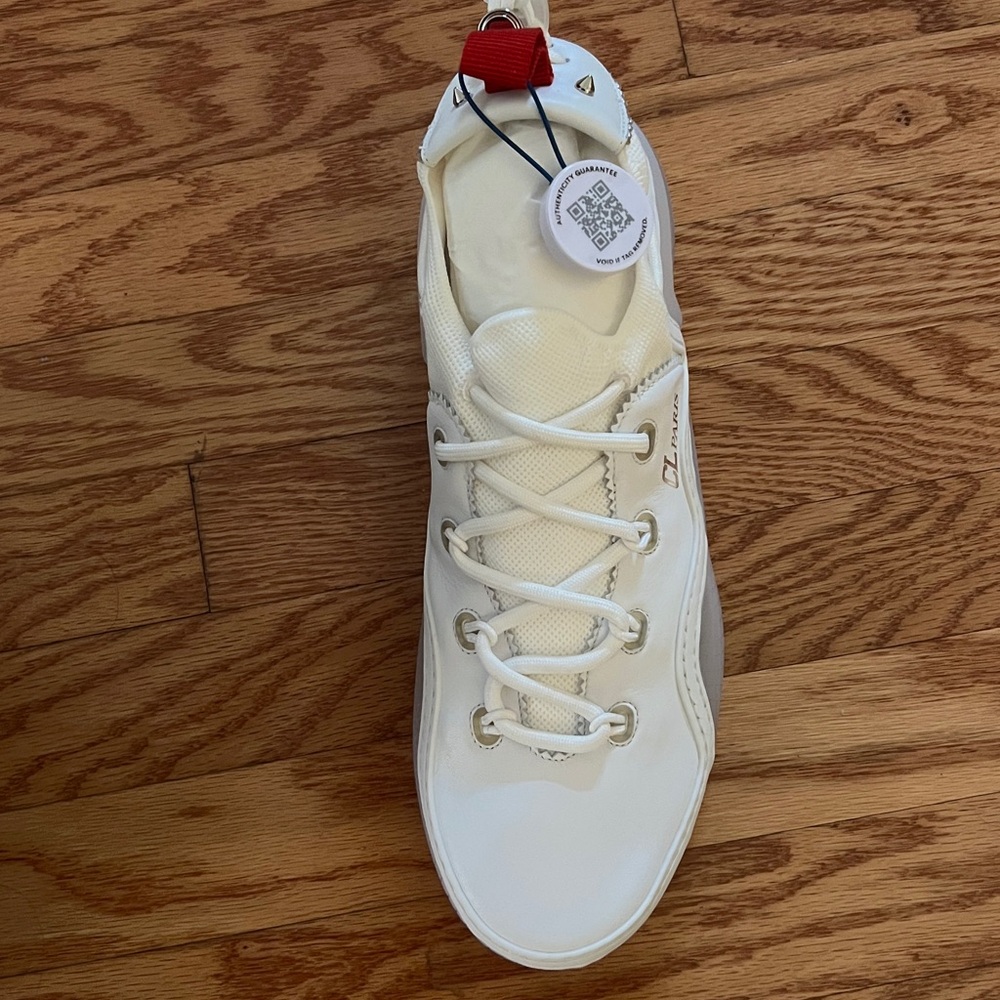 Brand New: - Geniune Christian Louboutin Bianco Arpoador Flat-  10.5 / 43.5 EU